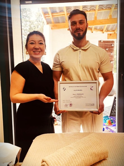 groupe d'éléve formation massage californien LFMBE Lyon 